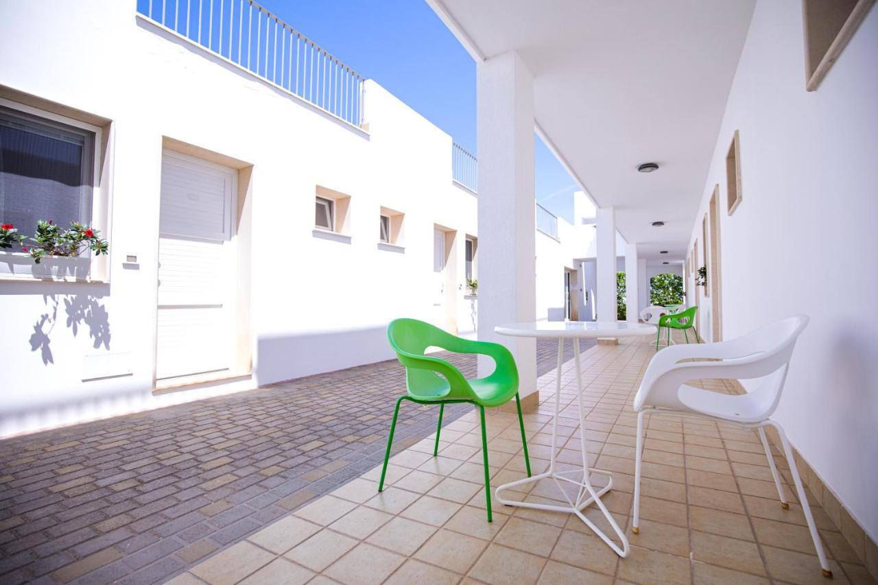 Donnosanto Residence Torre Santa Sabina Exteriör bild