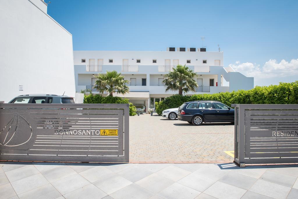 Donnosanto Residence Torre Santa Sabina Exteriör bild