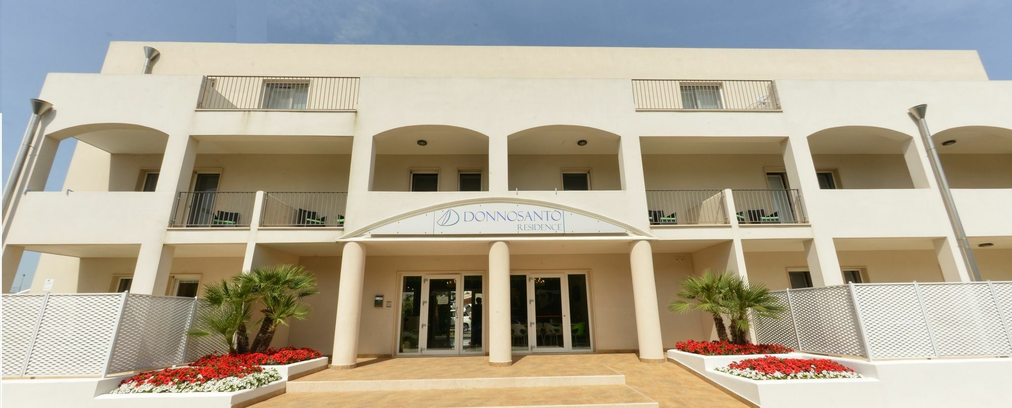 Donnosanto Residence Torre Santa Sabina Exteriör bild